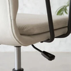 Aiko Chaise de bureau rembourrée beige avec accoudoirs et roulettes