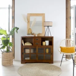 Kenia Vitrine étroite en bois couleur teck.